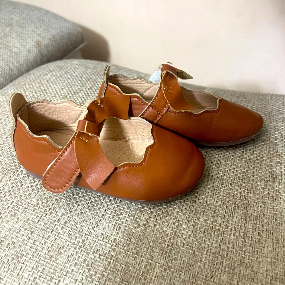 Toddler Girls Velcro Brown Slip Ons. Size 7